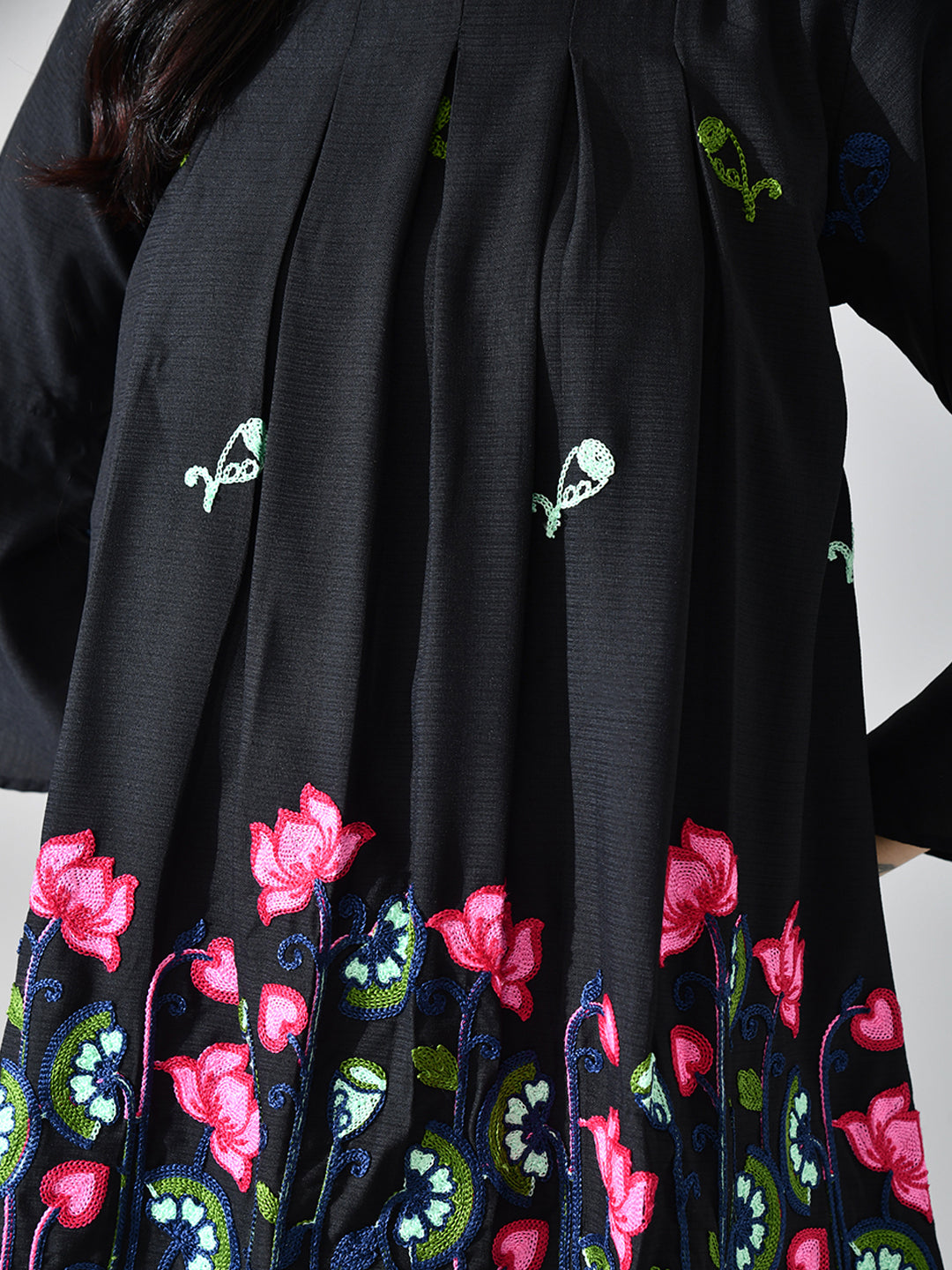 Myshka Women Black Multicolor Thread Embroidered Three-Quarter Sleeve Top