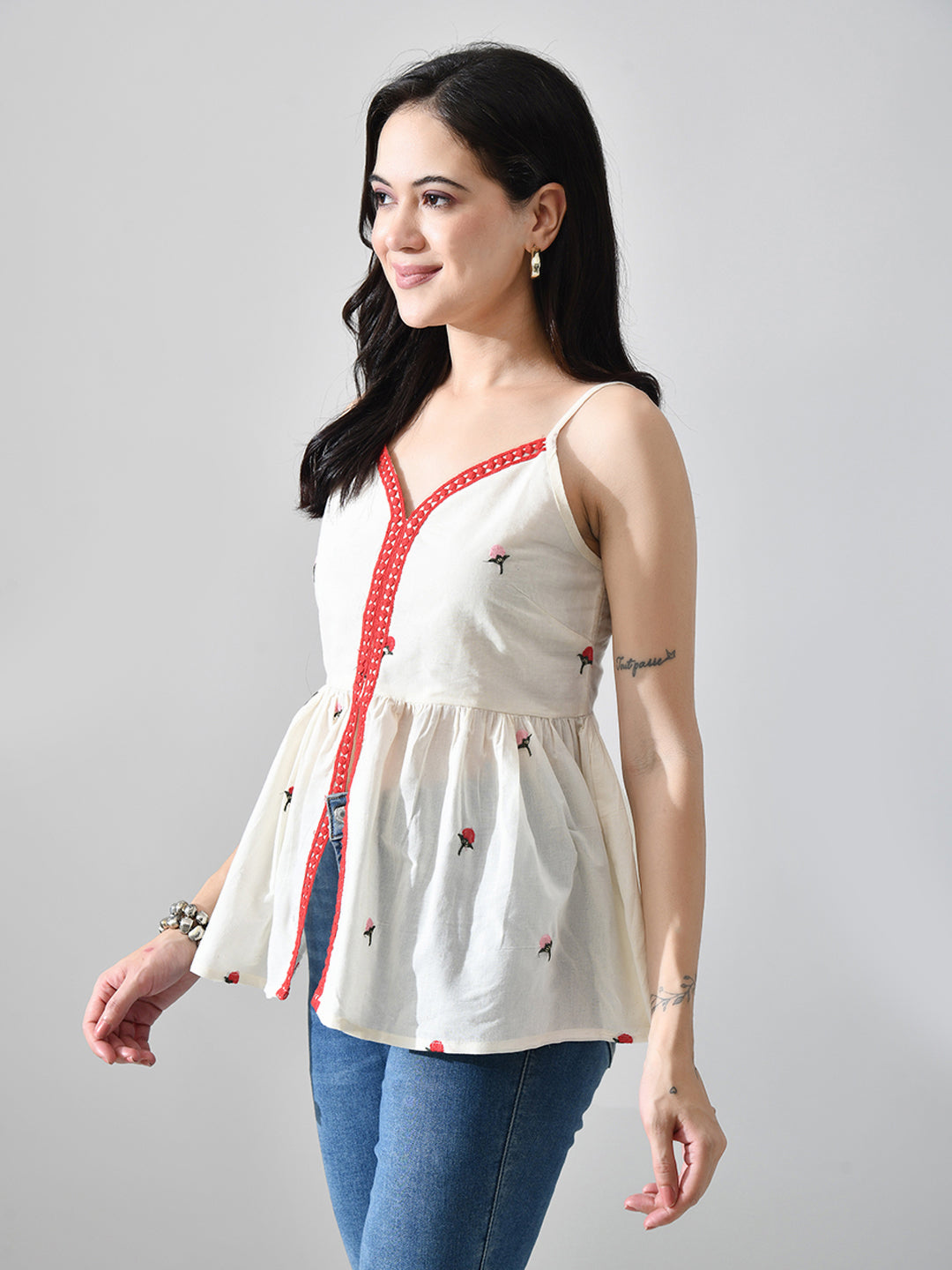 Myshka Women Off White Multicolor Thread Embroidered Strap Top