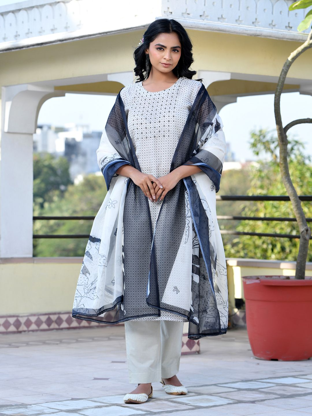 Vaasva Women's Grey Monotone Organza Digital Printed Suit Set - Distacart
