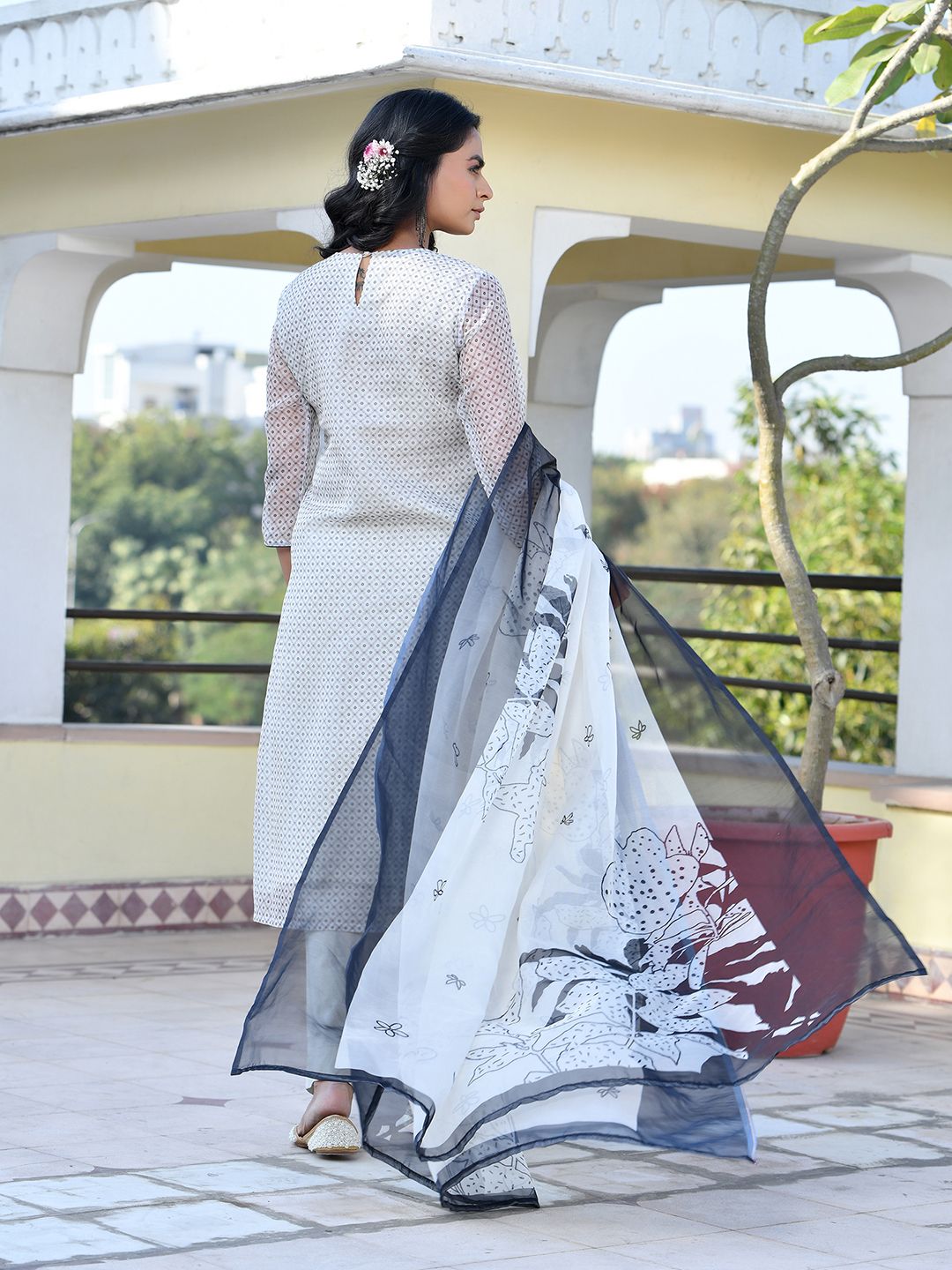 Vaasva Women's Grey Monotone Organza Digital Printed Suit Set - Distacart