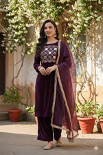 Thumbnail for Myshka Women Wine Velvet Embroidered Full Sleeve Kurta Set with Organza Dupatta - Distacart