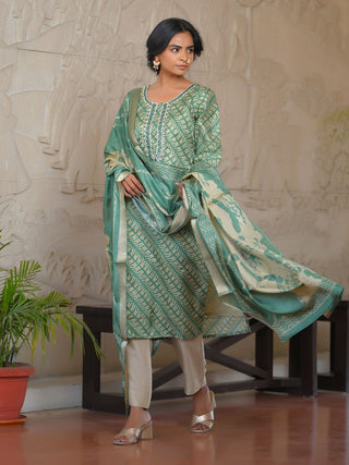 Vaasva Women's Dark Green Green Silk Digital Printed Suit Set - Distacart
