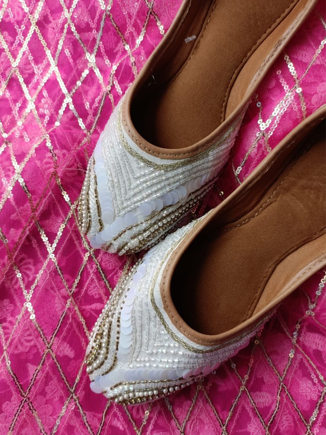 Desi Colour Women Indian Ethnic Footwear-White V Pearl - Distacart