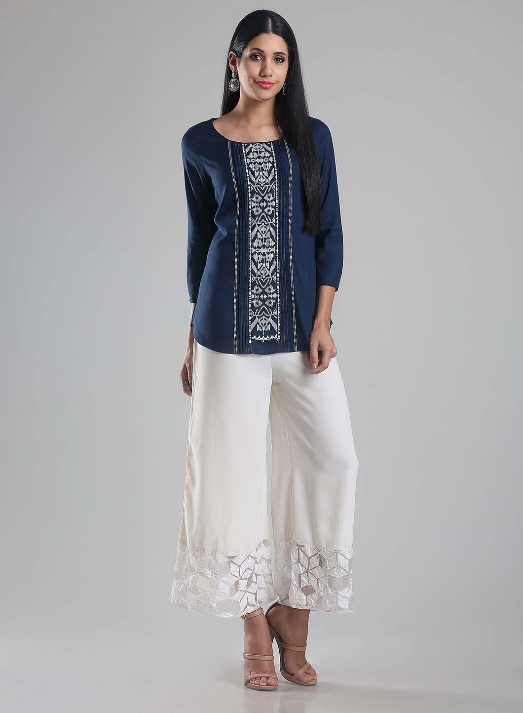 https://cdn.shopify.com/s/files/1/0722/3148/5636/files/17AU32816-11977_1_5a64dc40-4dcb-4e1d-b686-43a6b86154fe.jpg?v=1760603534