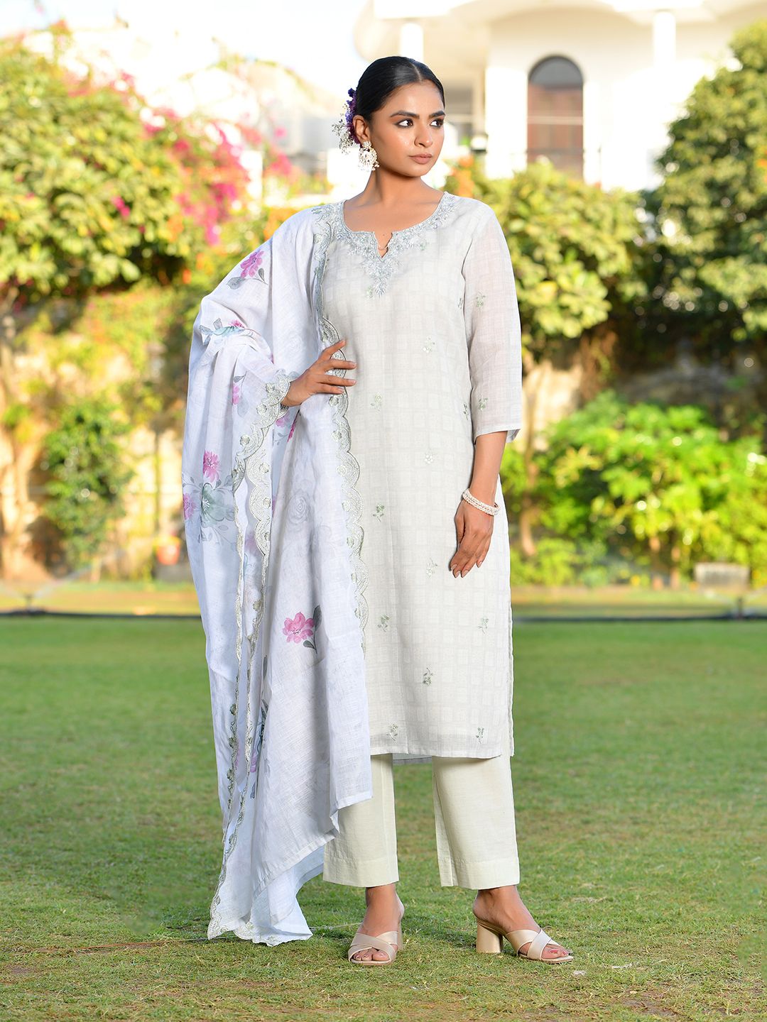 Vaasva Women's Grey Green Linen Suit Set With Cutwork Dupatta - Distacart