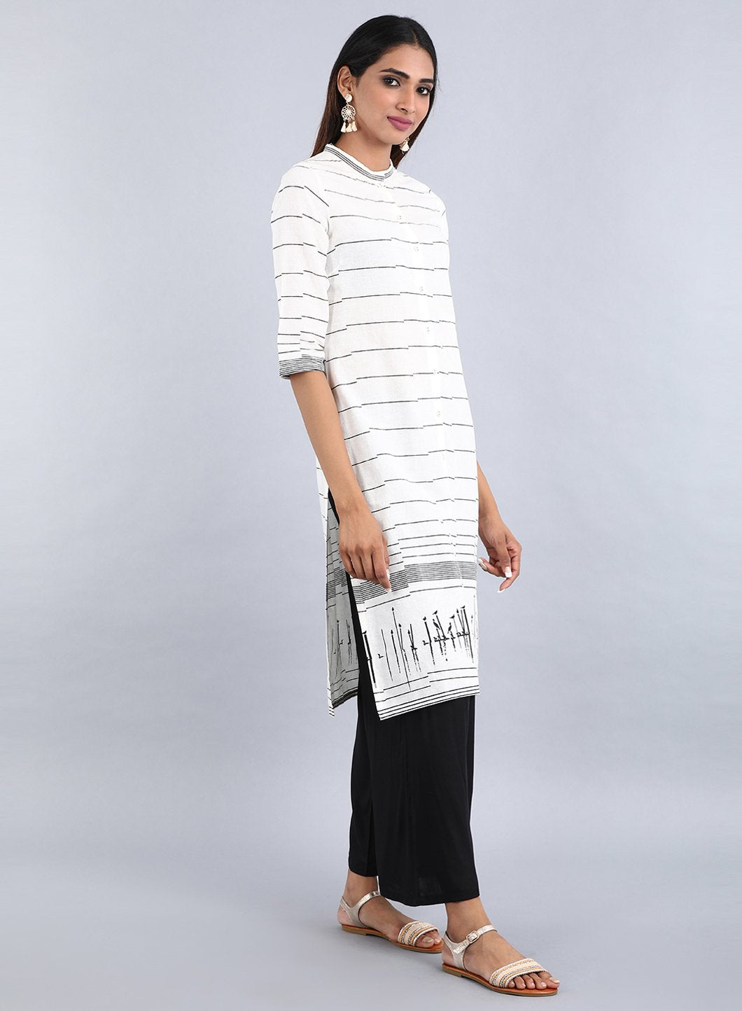 https://cdn.shopify.com/s/files/1/0722/3148/5636/files/18AUW11048-110155_3_0c3affd7-d9f1-4e55-ad08-ae68b0f082e7.jpg?v=1760475917