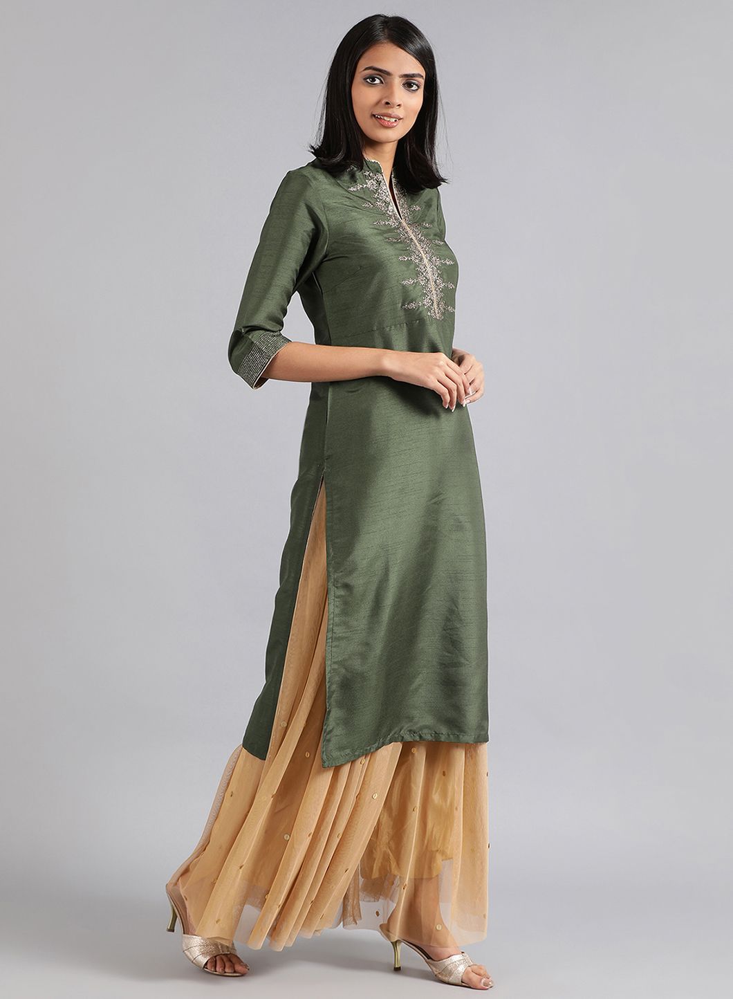 https://cdn.shopify.com/s/files/1/0722/3148/5636/files/18AUW11269-210692_3_0e2a8a89-0a2d-4281-b4ce-7111e4a3c8f2.jpg?v=1760470978