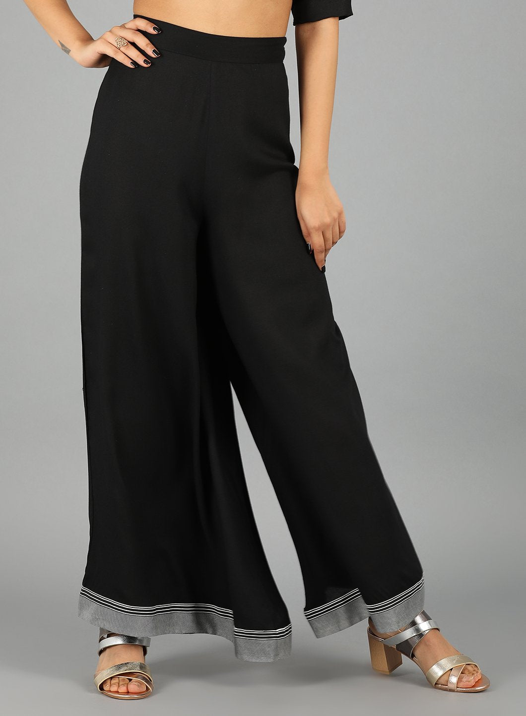 https://cdn.shopify.com/s/files/1/0722/3148/5636/files/18AUW60890-11617_2_b5663ed8-9367-482d-bd0c-3cb53d800b2e.jpg?v=1760595414