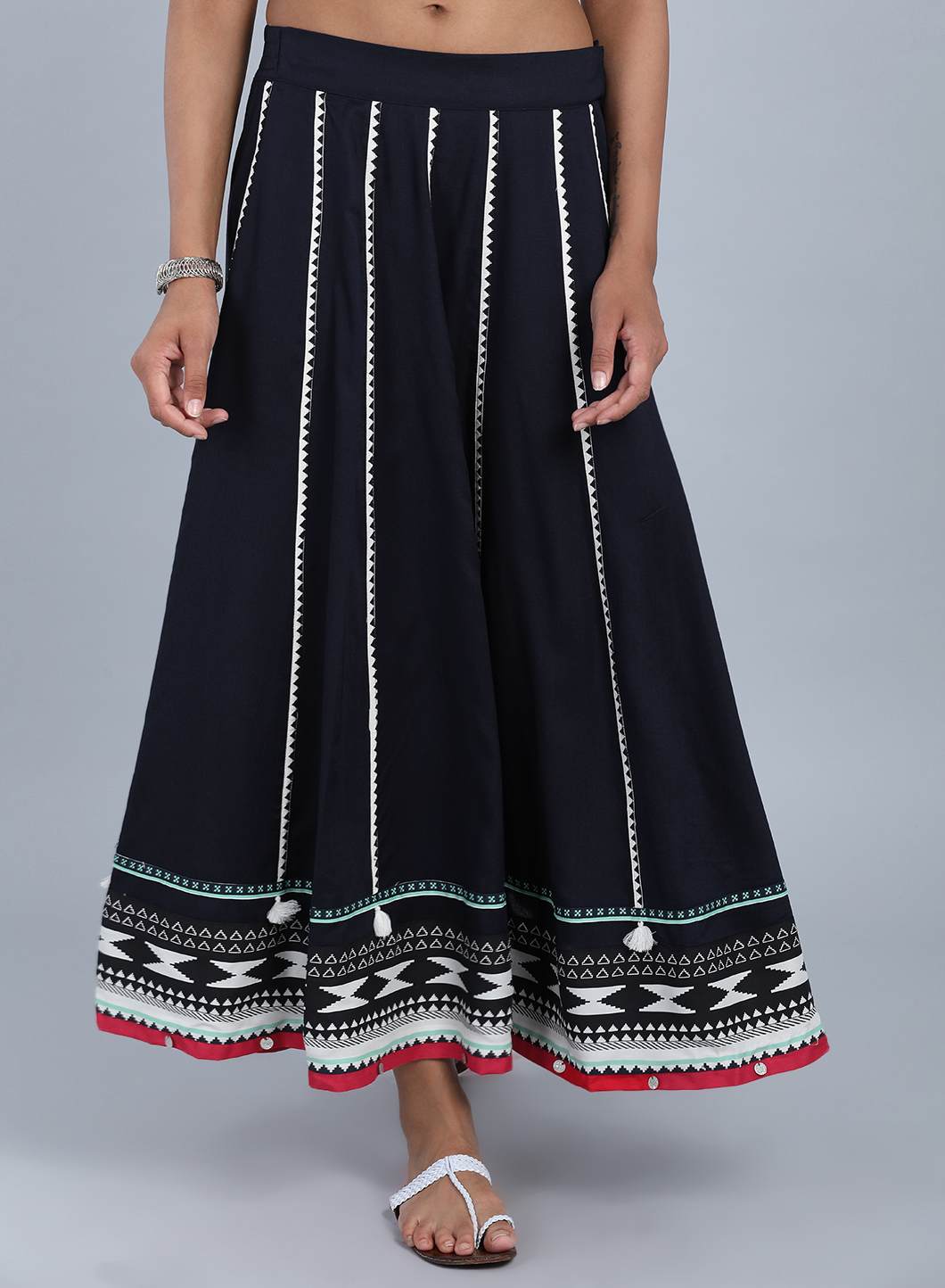 https://cdn.shopify.com/s/files/1/0722/3148/5636/files/18FE55385-12108_2_9a48ad6d-5d7b-47c4-96ba-58e2597f29ea.jpg?v=1760609100