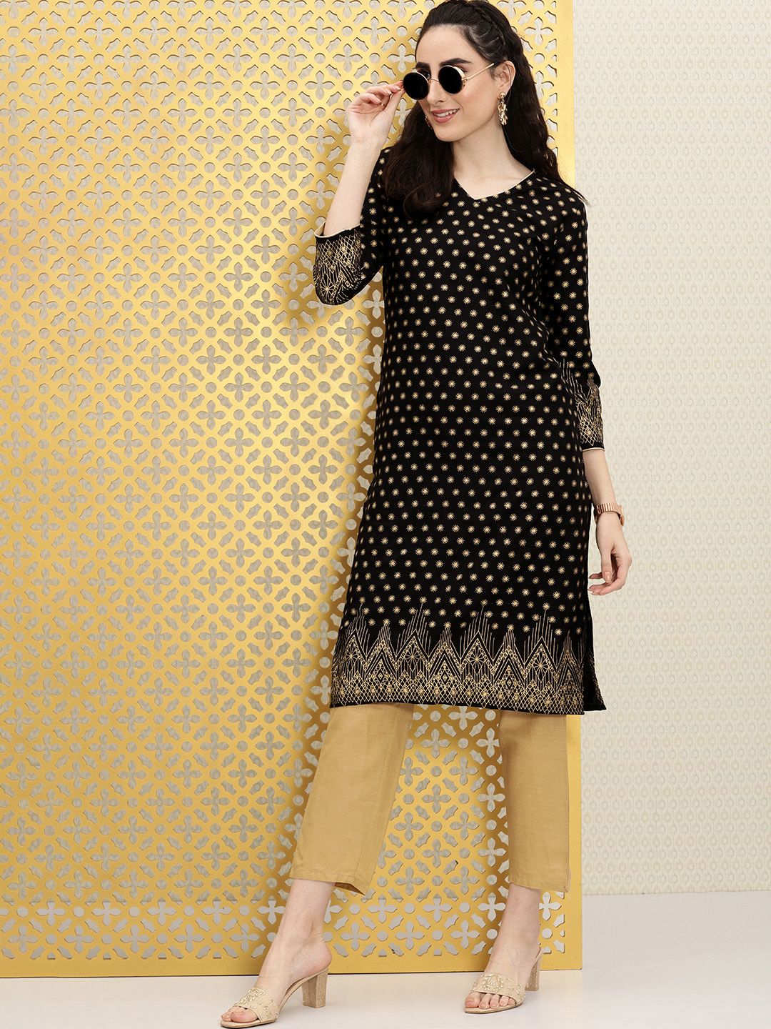 Ode by House of Pataudi Women Black Ethnic Motifs Printed V-Neck Straight Rozana Kurta - Distacart