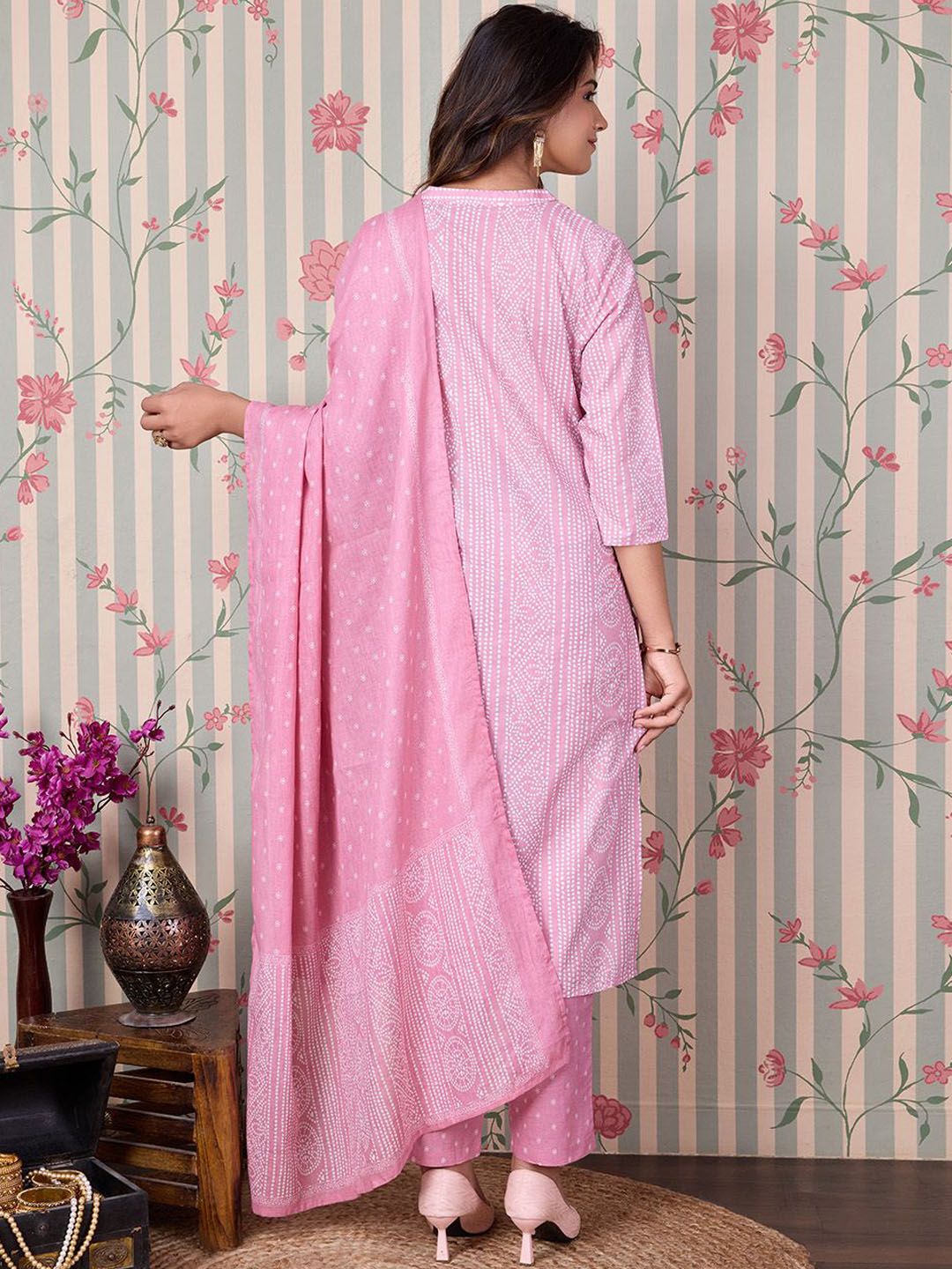Ode by House of Pataudi Bandhani Printed Pure Cotton Kurta with Trousers & Dupatta - Distacart