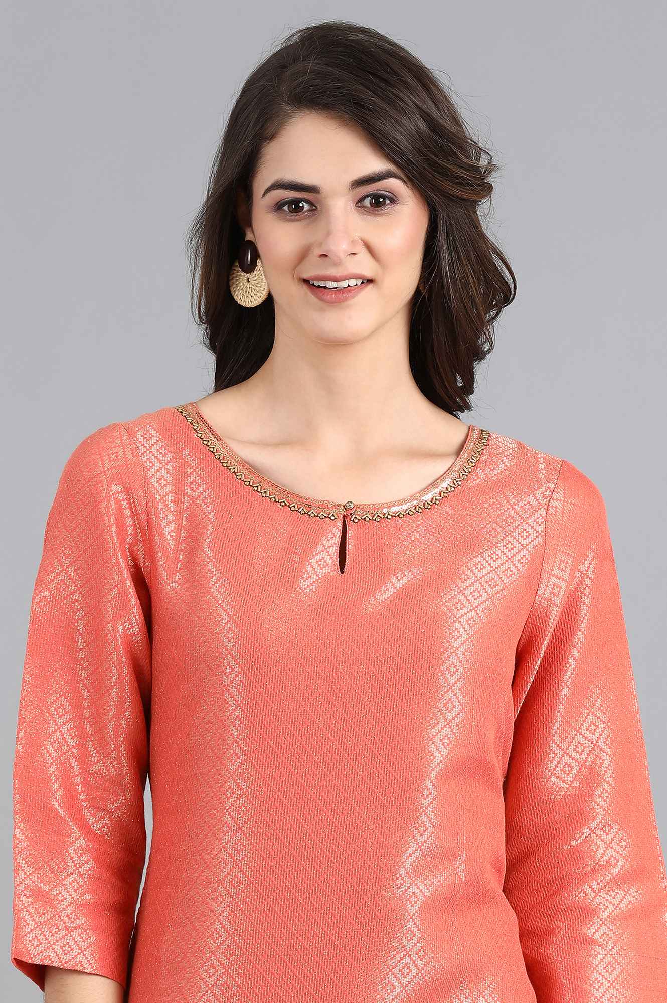 https://cdn.shopify.com/s/files/1/0722/3148/5636/files/19AUW12748-310909_6_84604e48-e16c-4e4b-a71c-6f33a054f4dd.jpg?v=1760457646