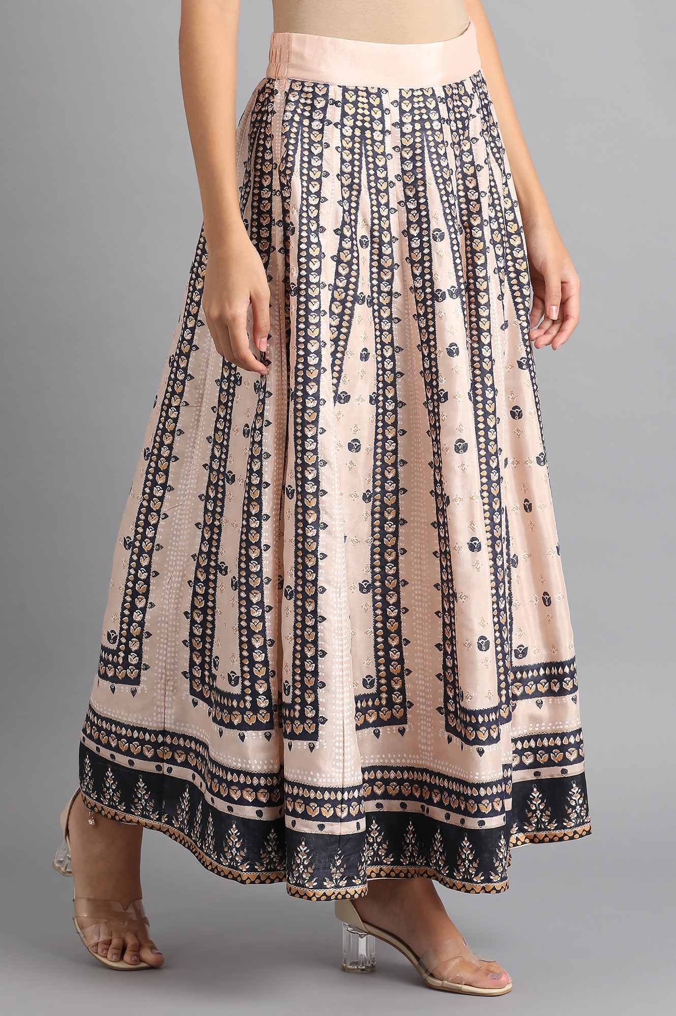 https://cdn.shopify.com/s/files/1/0722/3148/5636/files/19AUW50238-112734_4_60020963-8322-4e6b-a22d-e5e99e82c604.jpg?v=1760604334