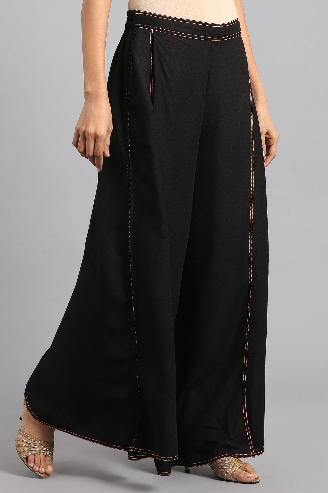 https://cdn.shopify.com/s/files/1/0722/3148/5636/files/19FEW60373-211197_4_0b10446a-d44a-4fda-8593-0d4e2a603426.jpg?v=1760598619