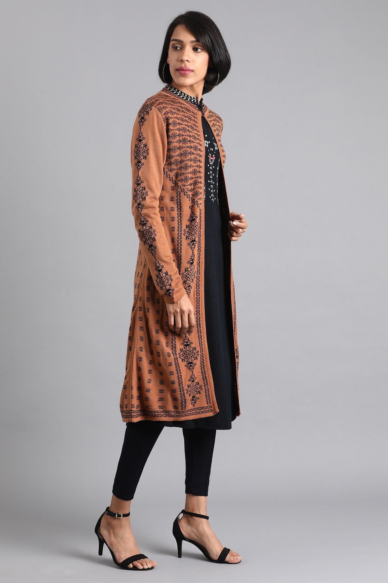 https://cdn.shopify.com/s/files/1/0722/3148/5636/files/19NOW40048-212127_4_1dfa9ab9-93bd-4e0d-be20-c4de9cd7646e.jpg?v=1760597249