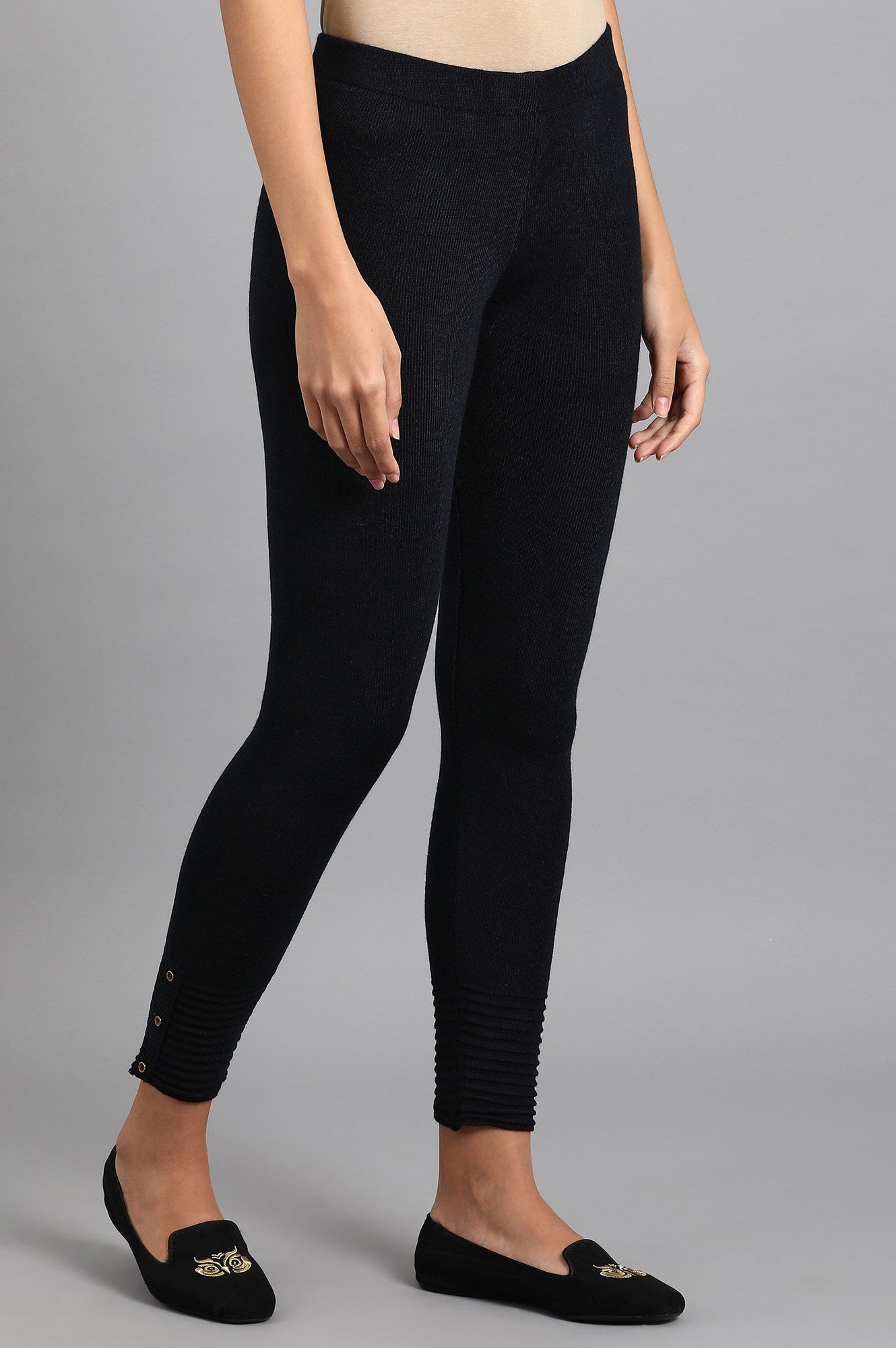https://cdn.shopify.com/s/files/1/0722/3148/5636/files/19NOW60421-212134_4_54810fb7-73c4-4fa7-8486-e92d928796f6.jpg?v=1760609199