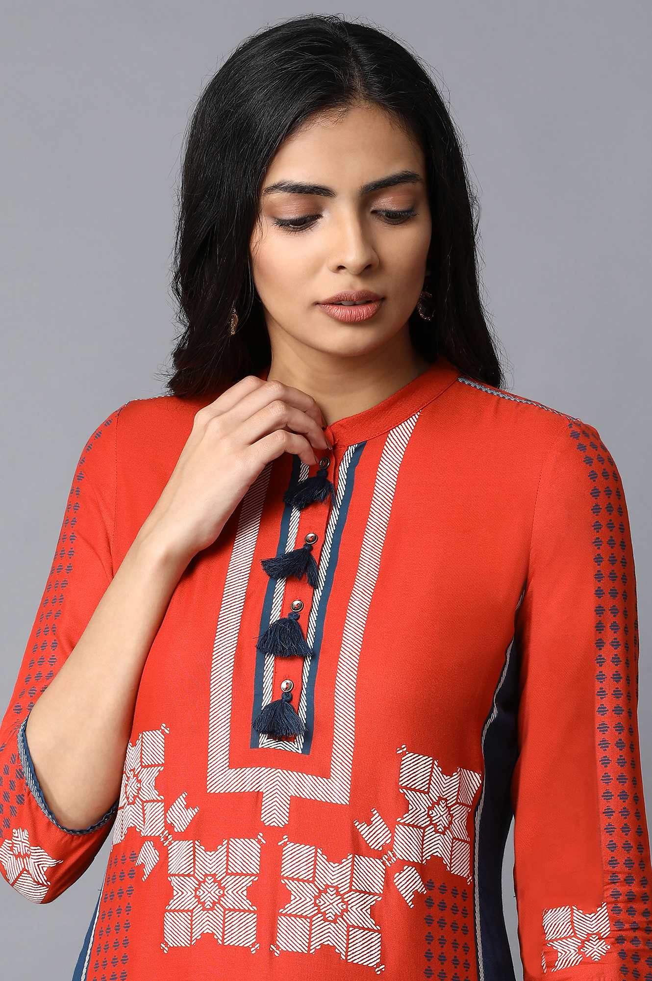 https://cdn.shopify.com/s/files/1/0722/3148/5636/files/19ONW17412-114949_6.jpg?v=1760484392