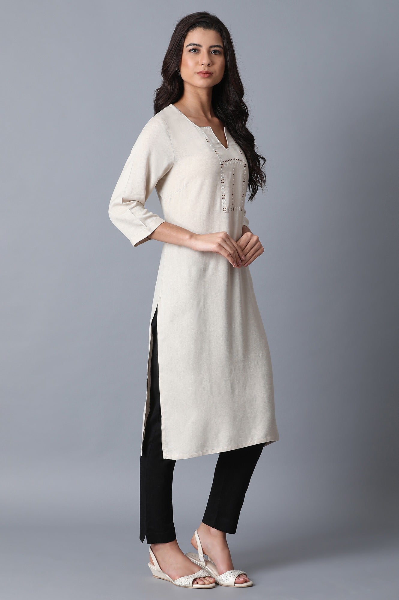 https://cdn.shopify.com/s/files/1/0722/3148/5636/files/19SKW13352-12276_4.jpg?v=1760484410