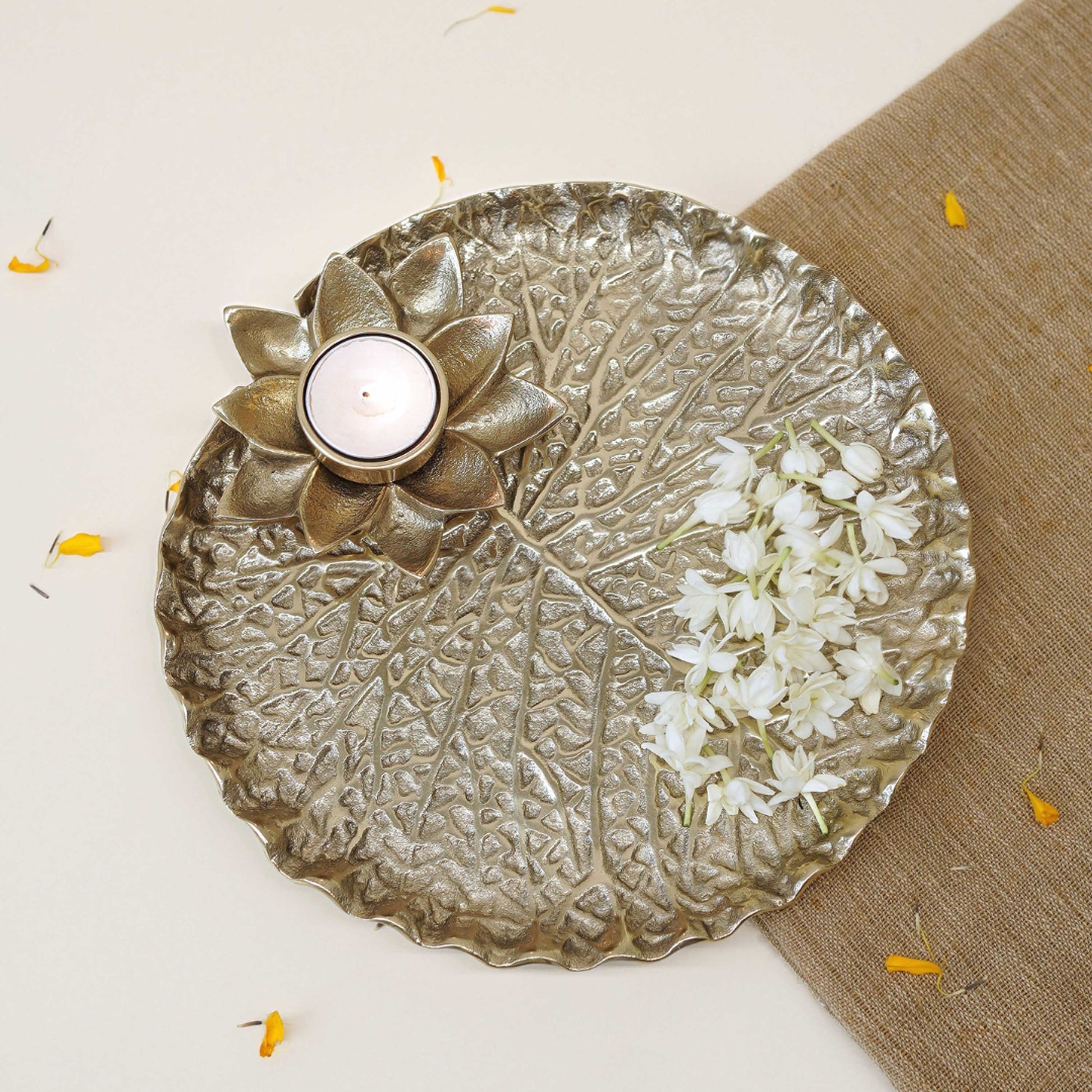 lotus leaf thaali gold