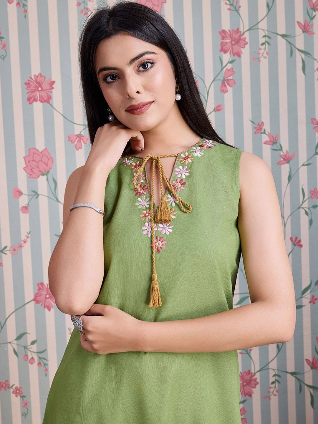Ode by House of Pataudi Embroidered Thread Work Straight Kurta with Palazzos - Distacart