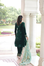 Thumbnail for Vastranavya Green Velvet With Rich Sequins & Zari Embroidered Work Top-Bottom With Dupatta - Distacart