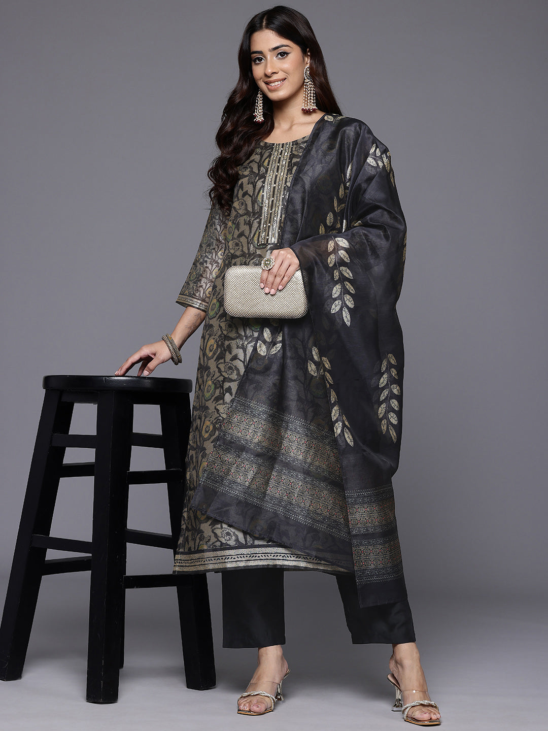 Varanga Women Grey Floral Printed Round Neck Straight Kurta Paired With Bottom And Printed Dupatta - Distacart