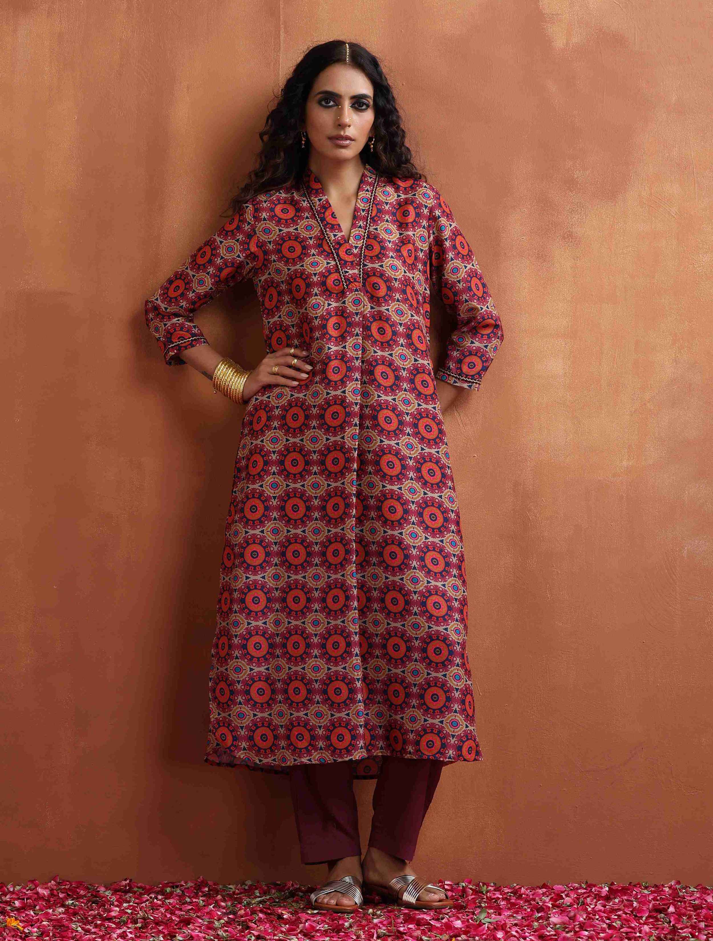 trueBrowns Beige Print Straight Kurta Set - Distacart