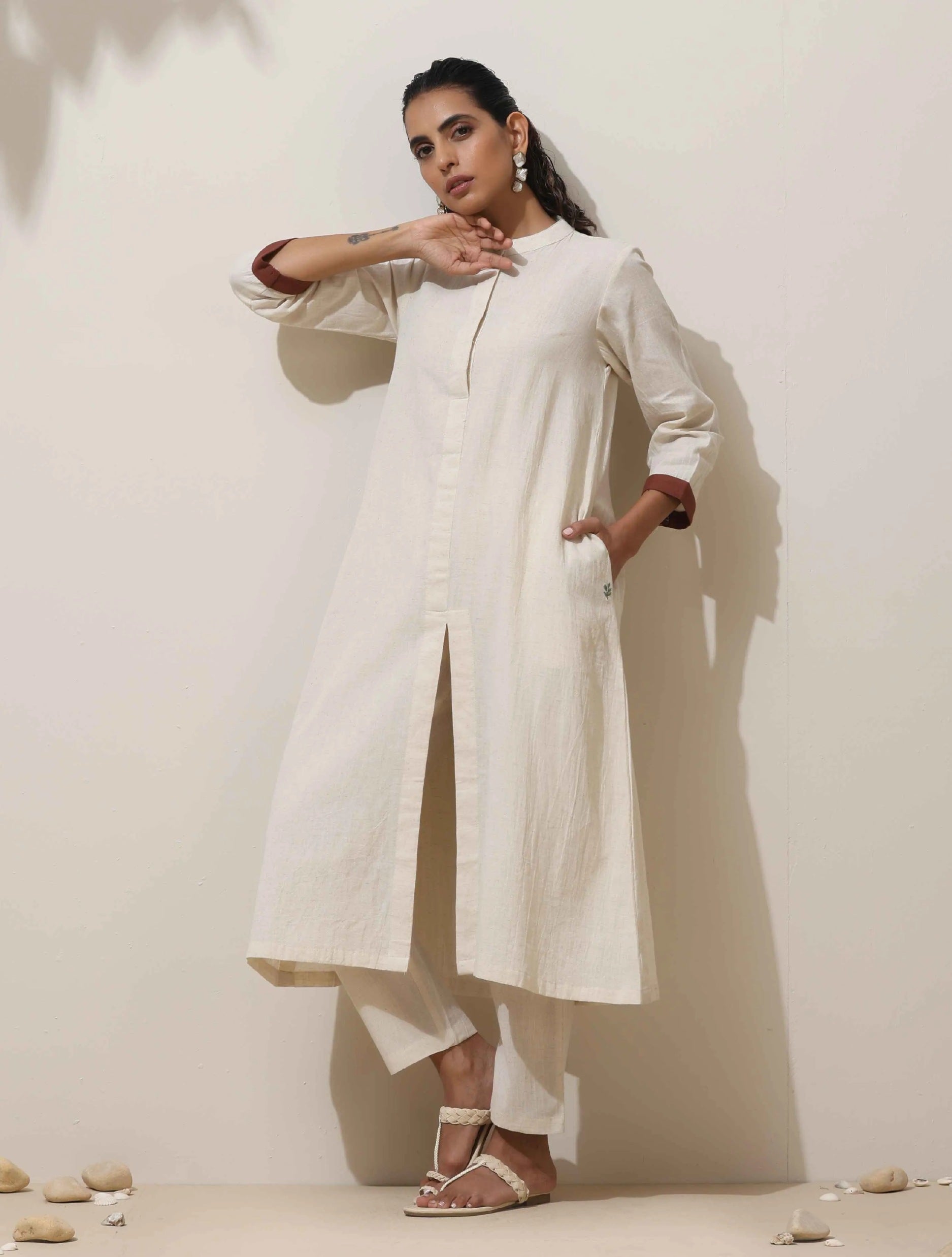 trueBrowns Off-White Cotton Linen Kurta Pant Set - Distacart