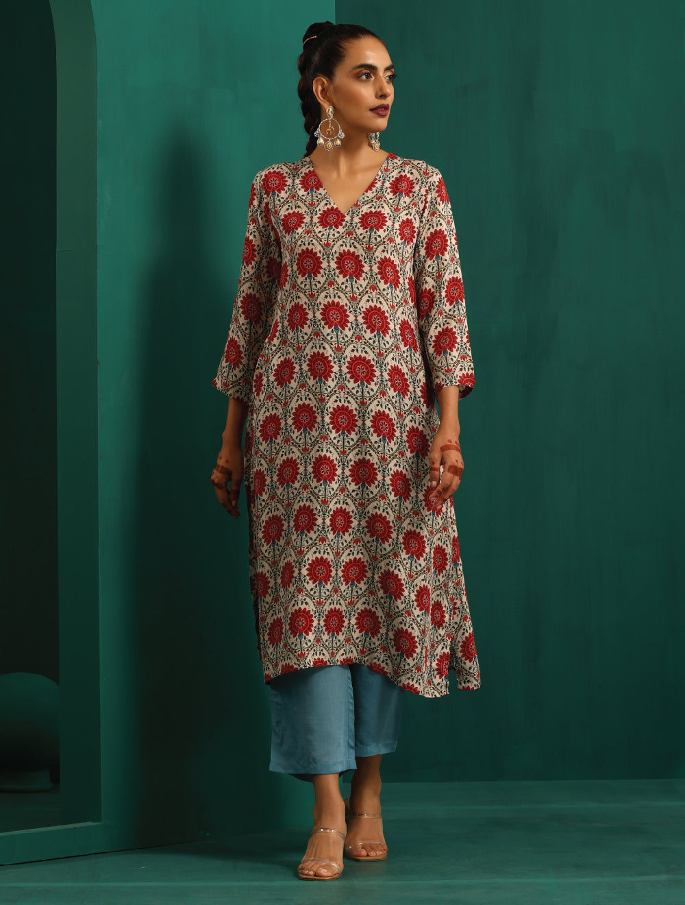 trueBrowns Ivory Red Circle Floral Muslin Silk Printed V-Neck Kurta Pant Set - Distacart