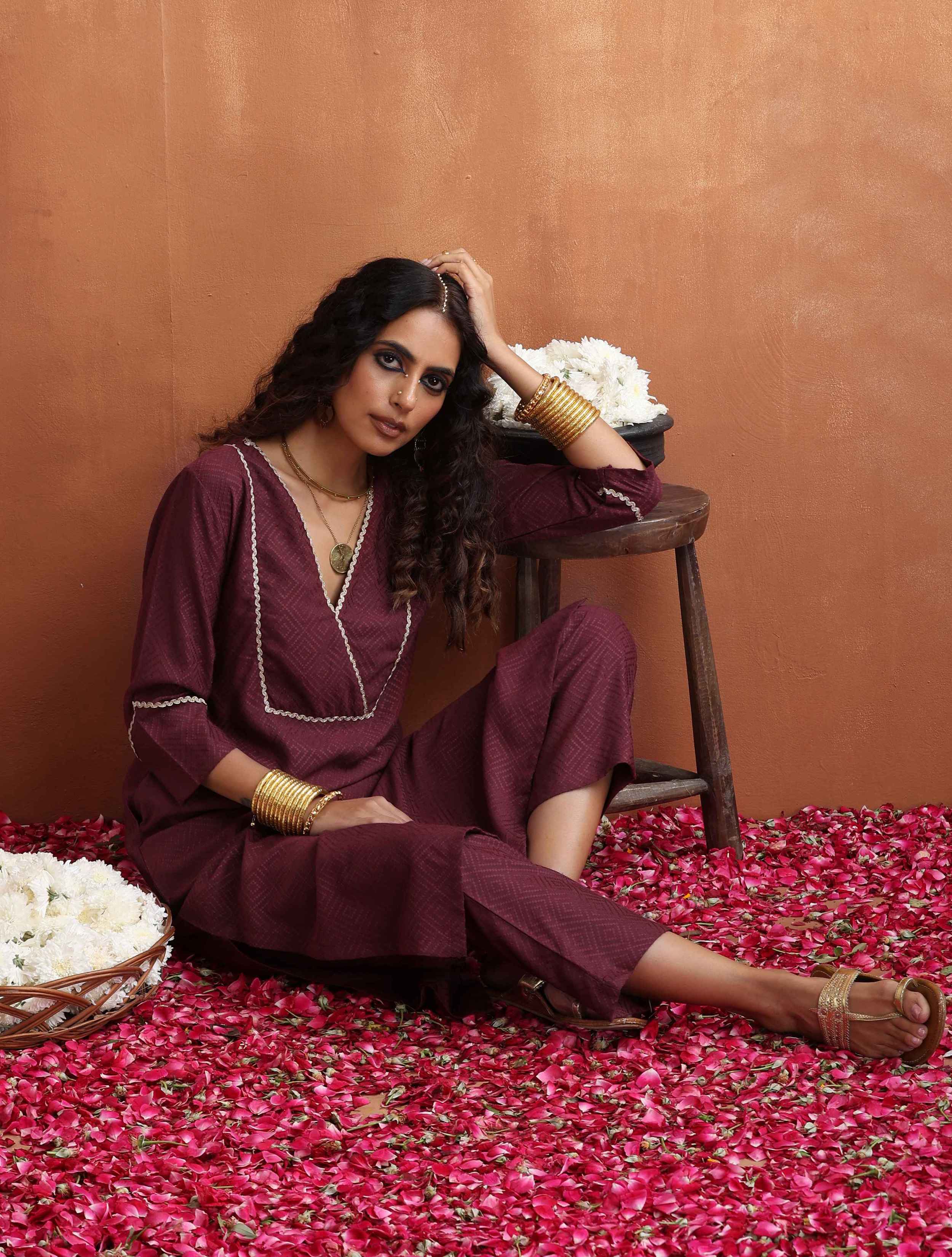 trueBrowns Maroon Straight Kurta Set - Distacart