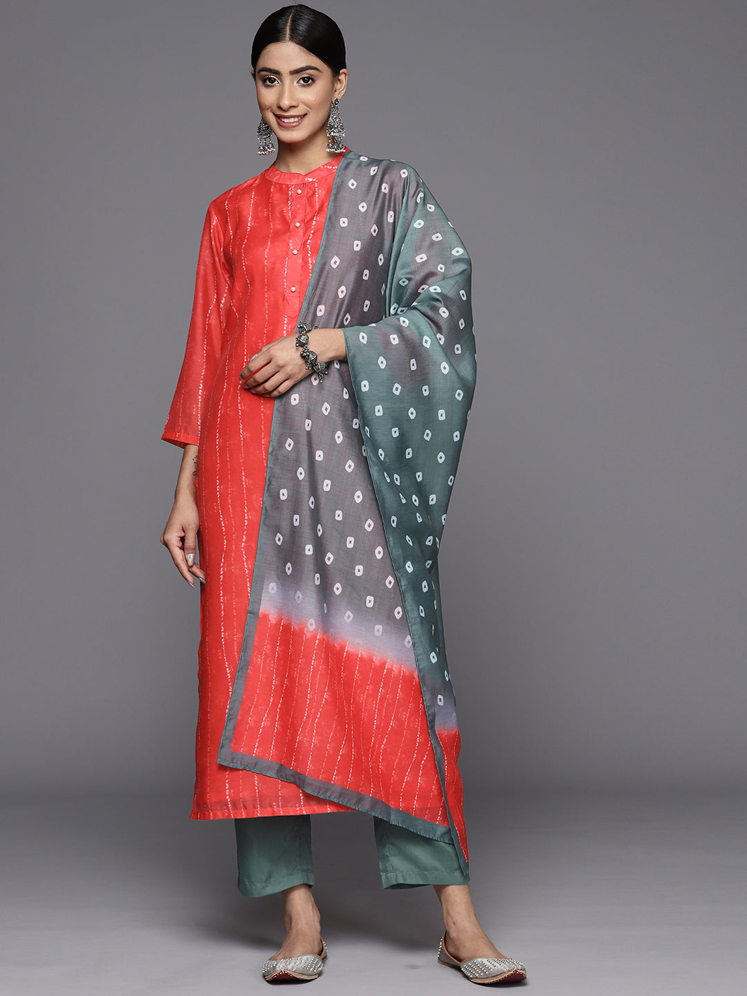 Varanga Women Red Bandhani Printed Straight Kurta Paired With Contrast Solid Bottom And Printed Dupatta - Distacart