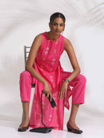Thumbnail for trueBrowns Pink Cotton Print Sleeveless Kurta Set