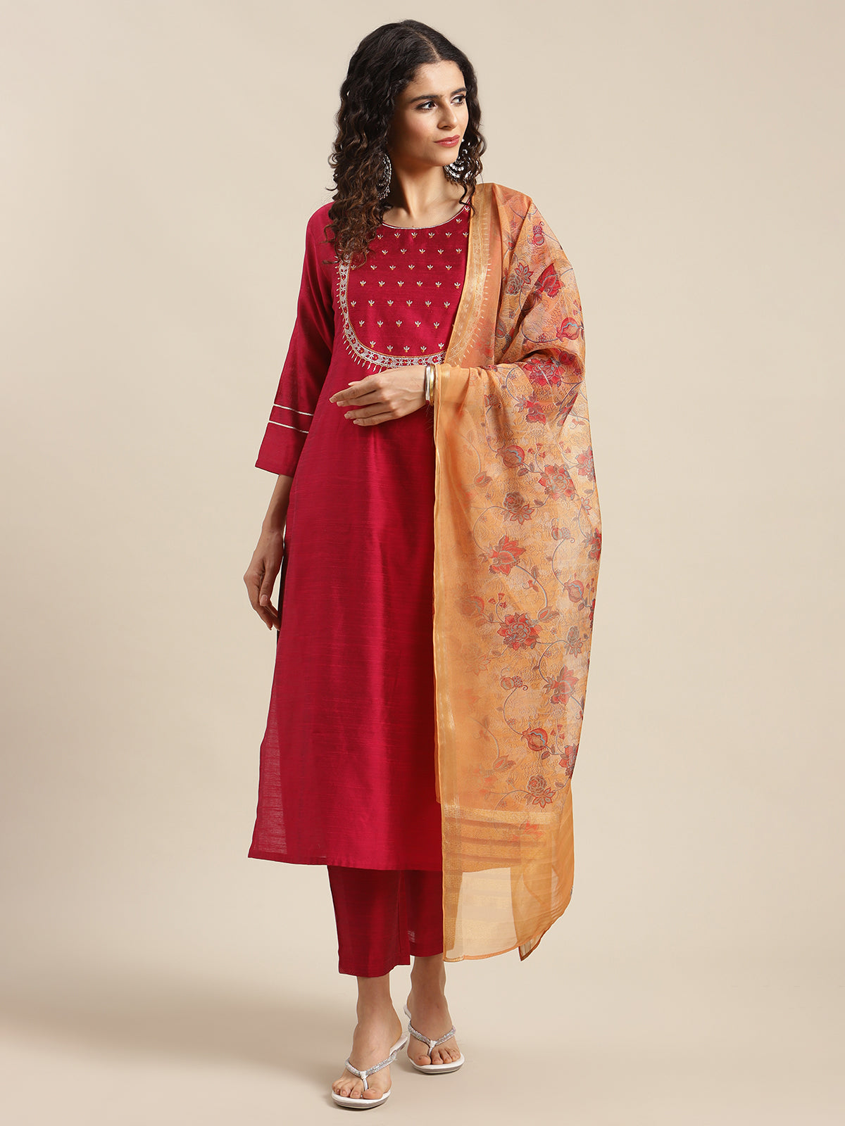 Varanga Women Magenta & White Embellished Straight Kurta - Distacart