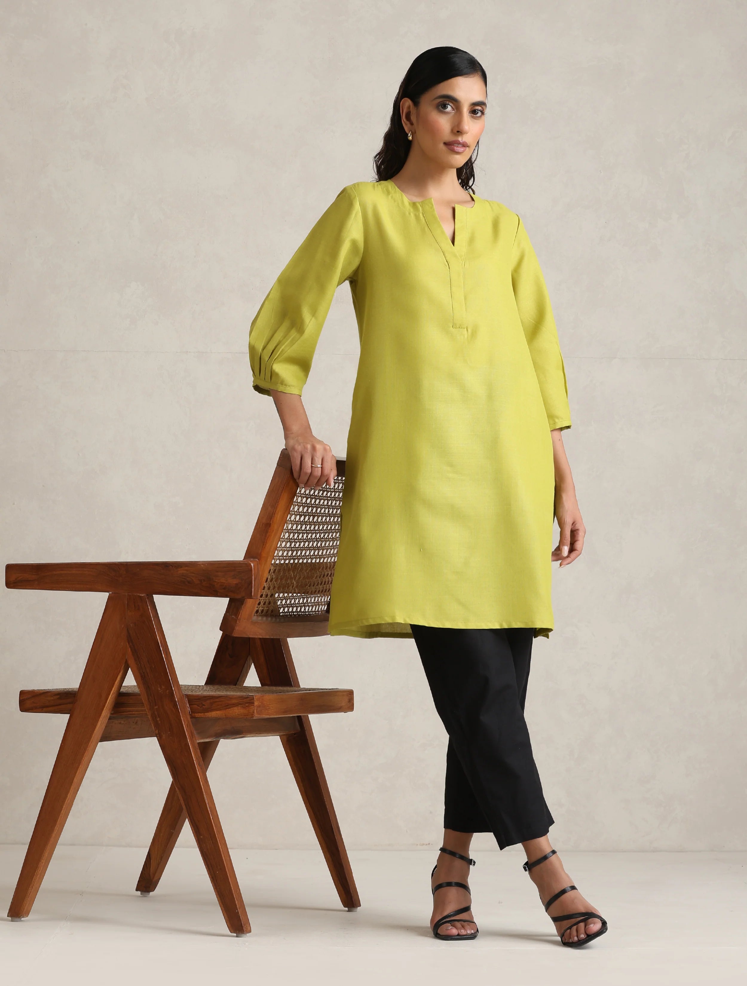 trueBrowns Green Cotton Blend Short Kurta - Distacart