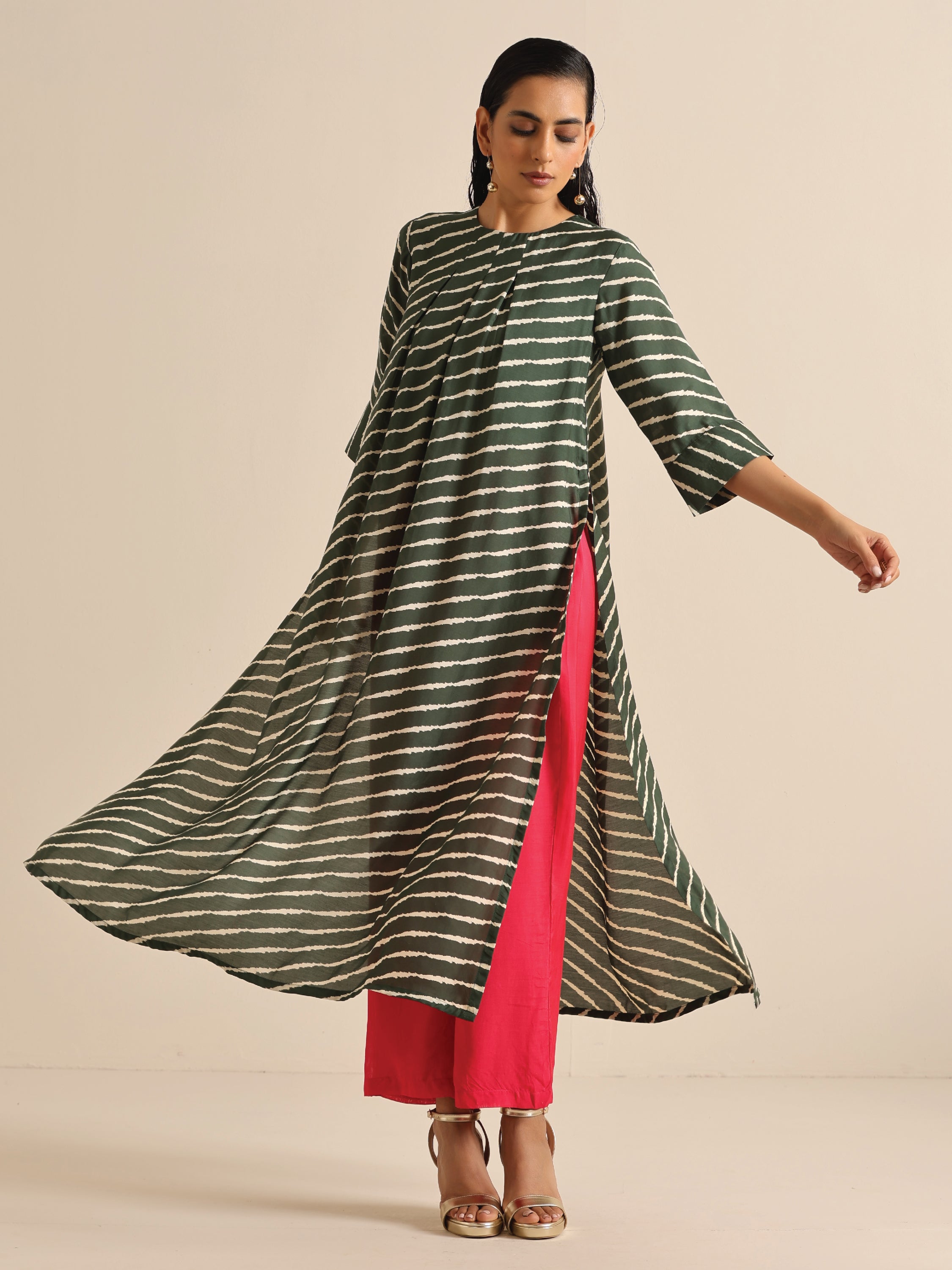trueBrowns Dark Green Lehariya Printed Silk Kurta Pant Set - Distacart