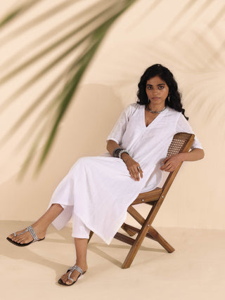 trueBrowns White Cotton Dobby V-Neck Kurta Pant Set - Distacart