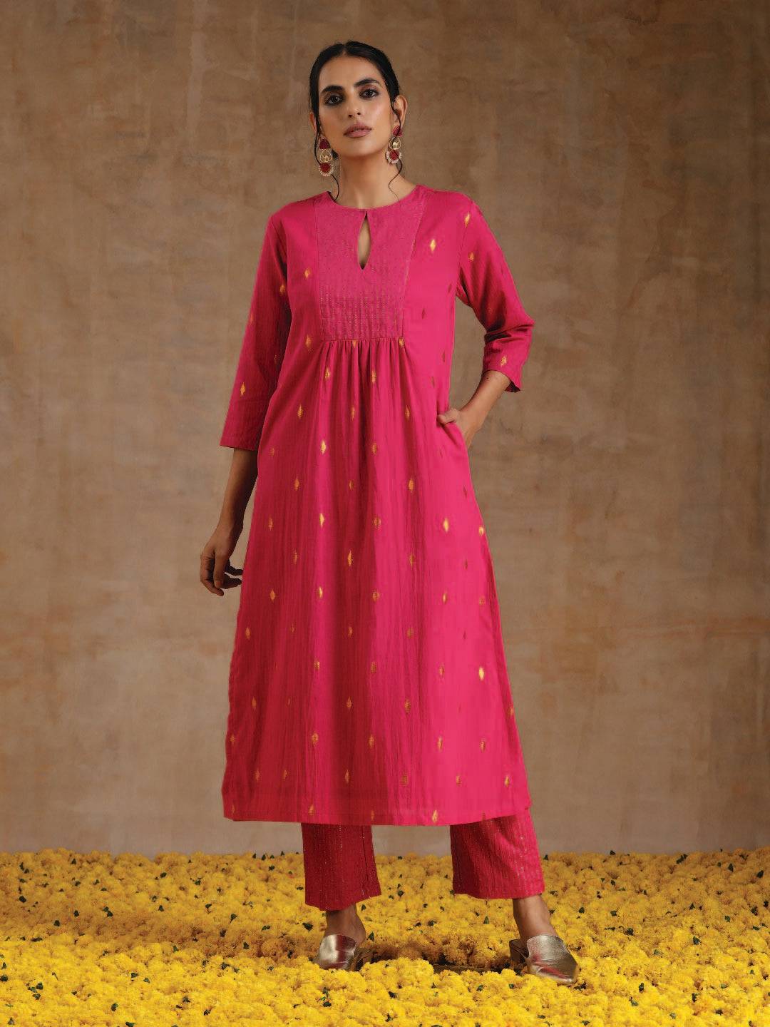 trueBrowns Pink Gold Cotton Yoke Kurta Set - Distacart