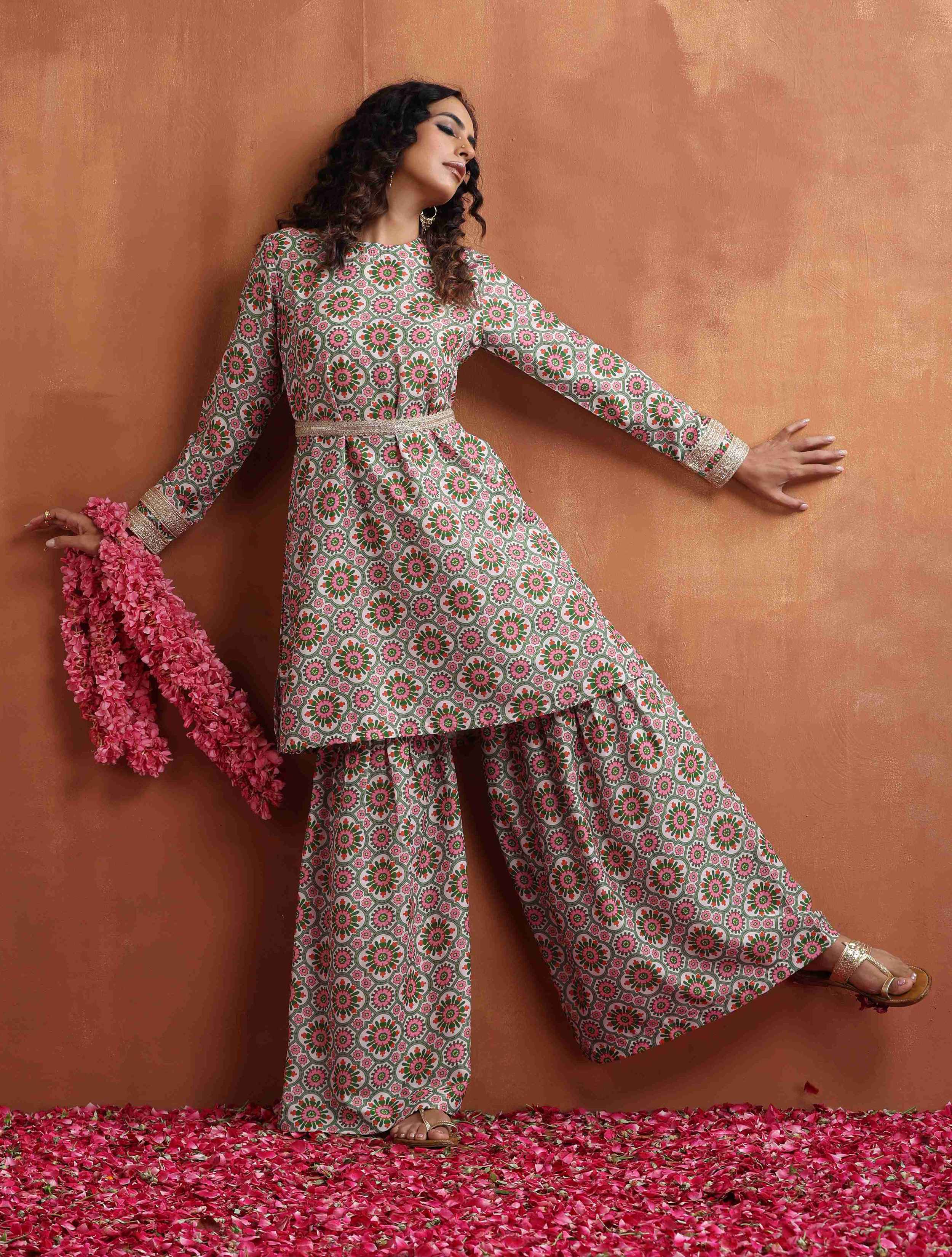 trueBrowns Off White Geometric Print Sharara Set - Distacart