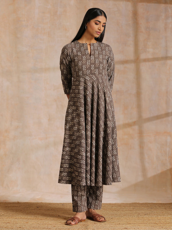 trueBrowns Clay Dabu Zig-Zag Motifs Print Cotton Flared Kurta Pant Set - Distacart