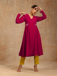 Thumbnail for trueBrowns Rani Pink Velvet Embroidered Kurta - Distacart