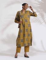 Thumbnail for trueBrowns Green Cotton Print Straight Kurta Set