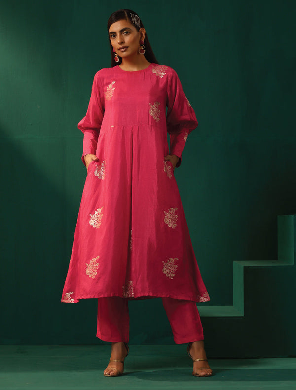 trueBrowns Pink Floral Viscose Silk Round Neck Puff Sleeve Kurta Pant Set - Distacart