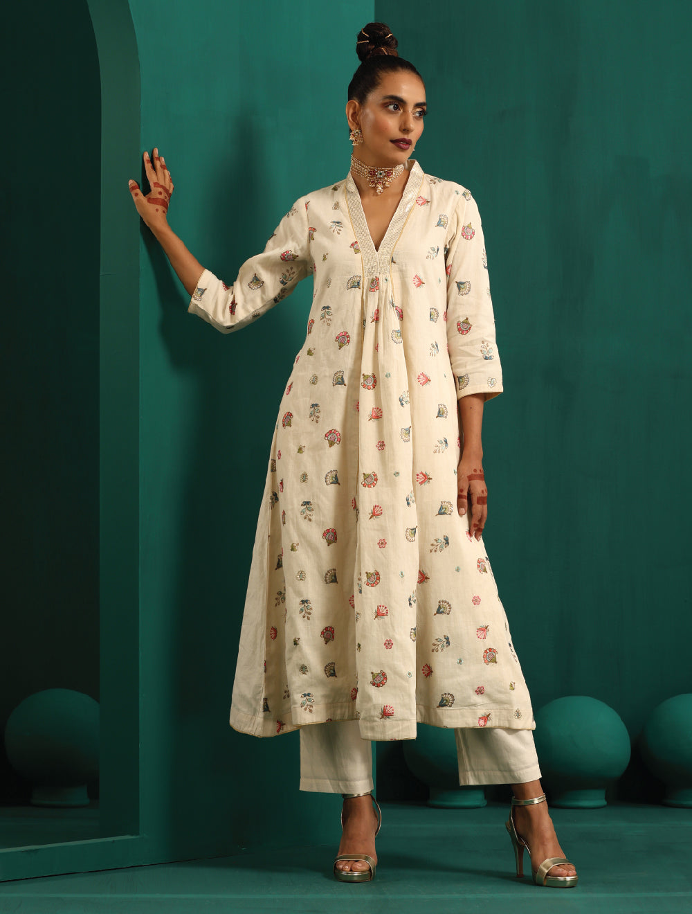 trueBrowns Ivory Multi Color Floral Cotton Front Gathered Kurta Pant Set - Distacart