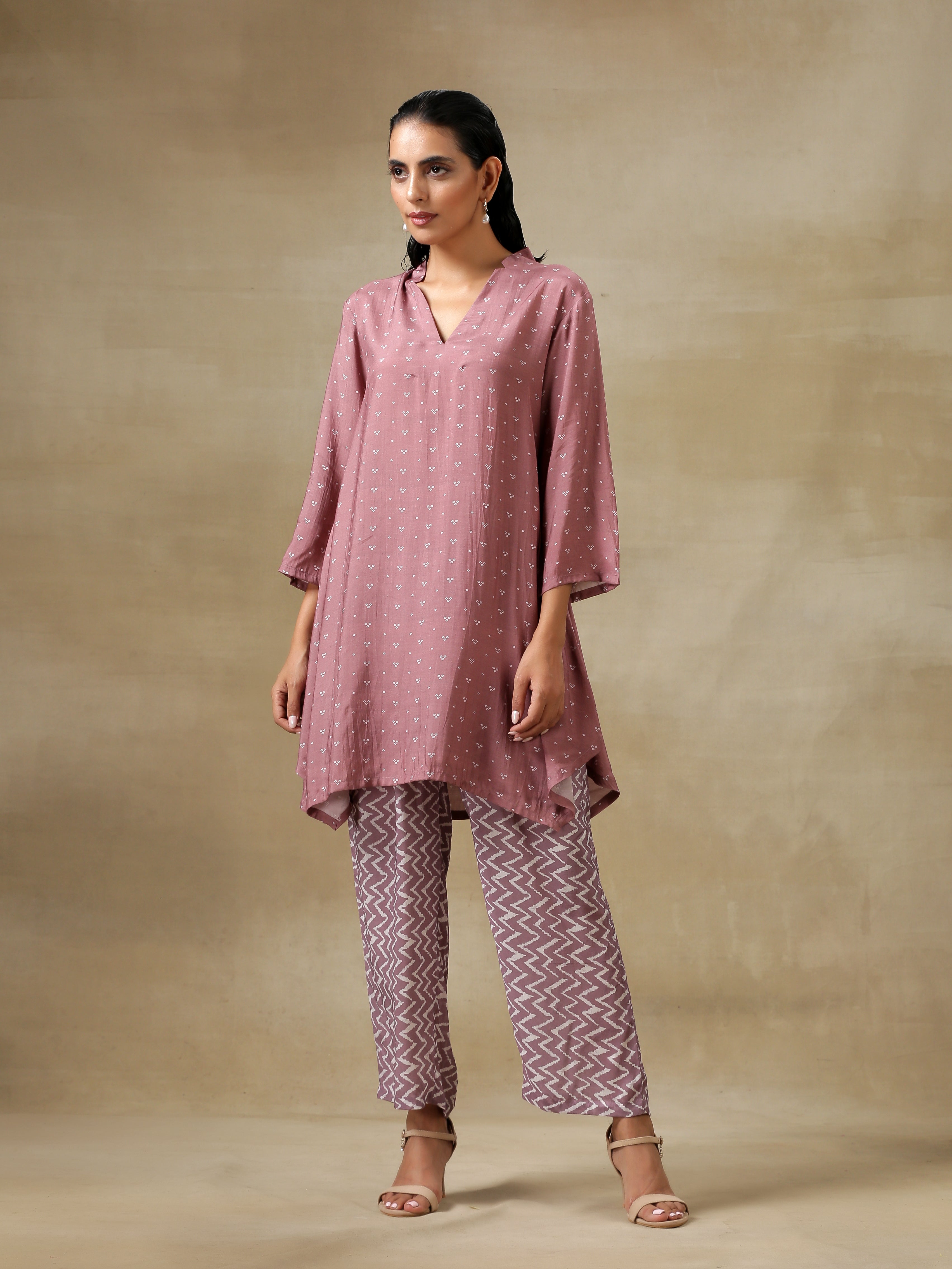 trueBrowns Dark Mauve Bandhani Printed Silk Collared Co-Ord Set - Distacart