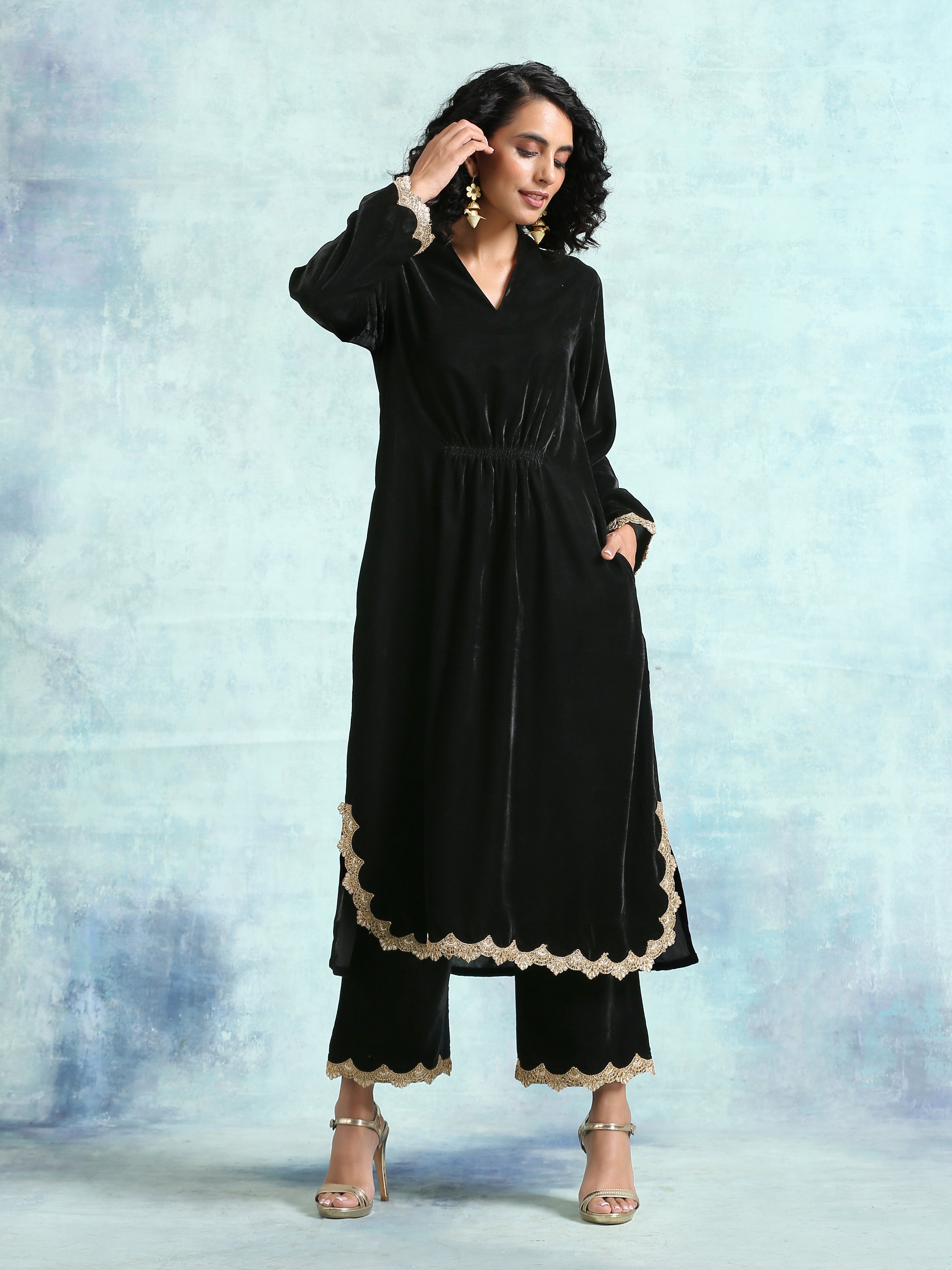 trueBrowns Black Velvet Lace Kurta - Distacart