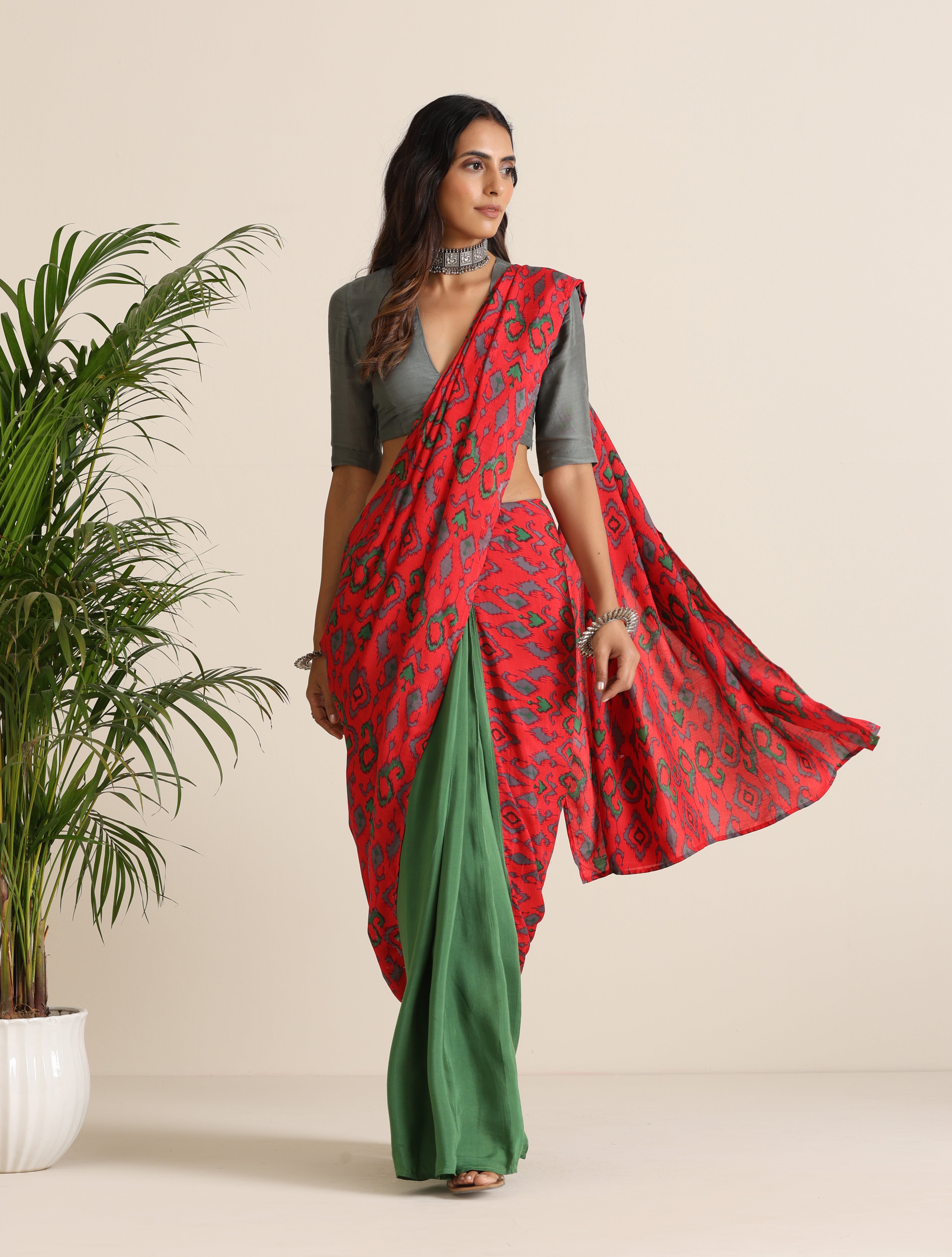 trueBrowns Red Muslin Ikat Saree - Distacart