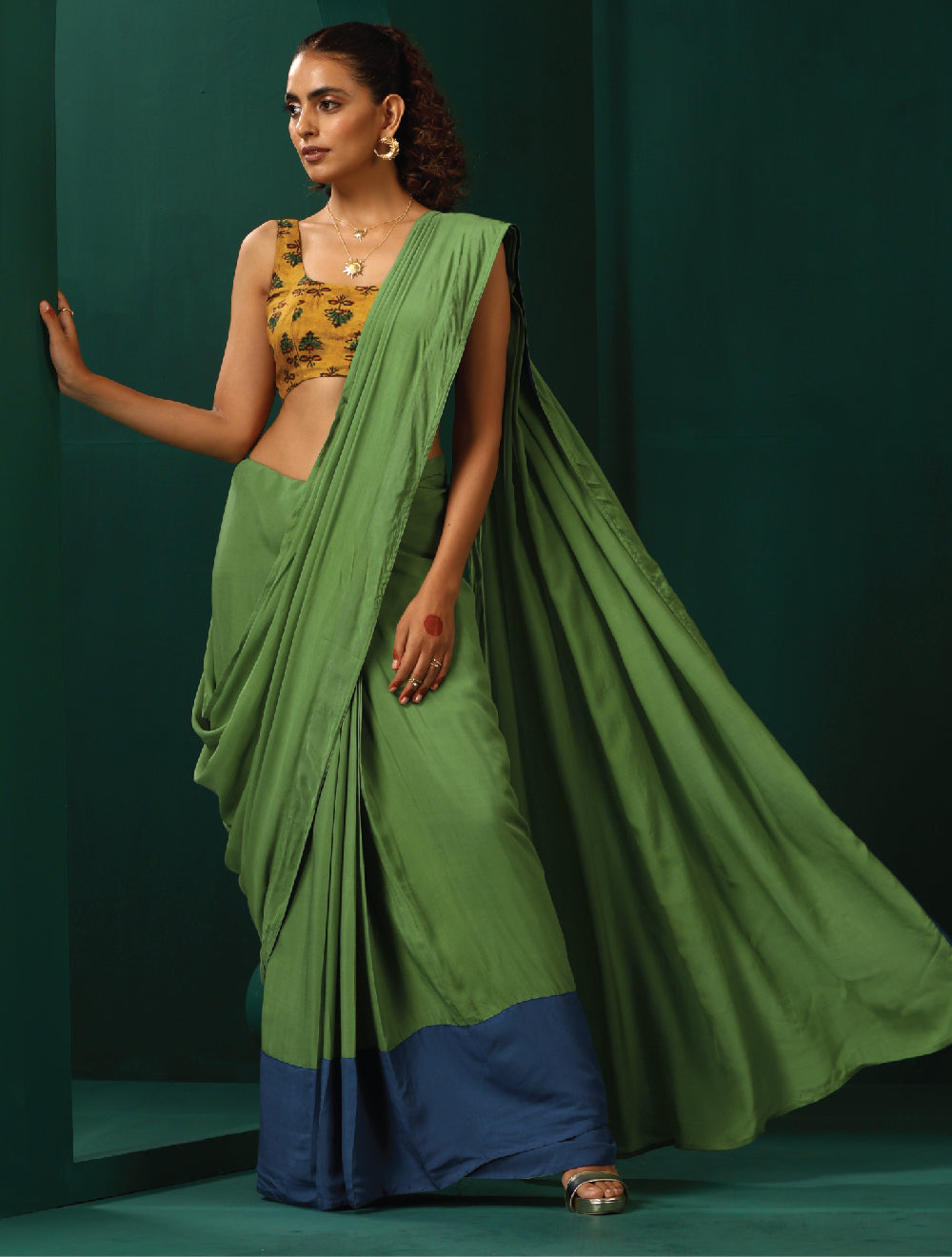 trueBrowns Green Muslin Silk Ready to Wear Saree - Distacart