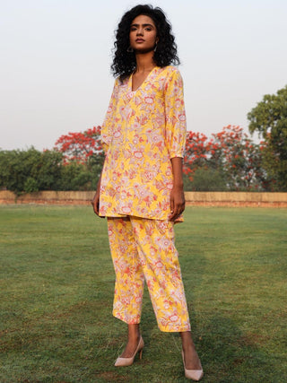 trueBrowns Yellow Cotton Block Print V-Square Neck Co-Ord Set - Distacart