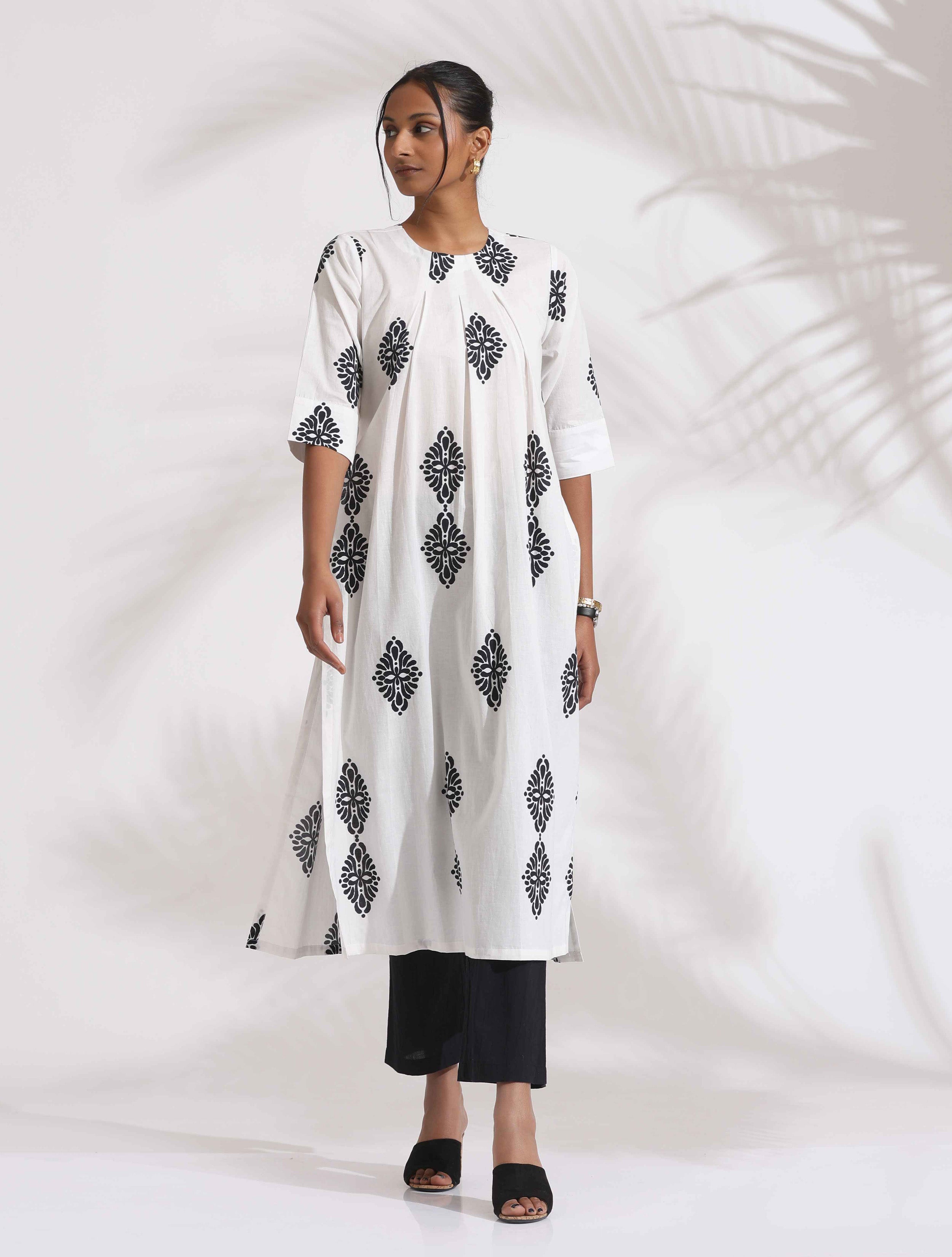 trueBrowns White Cotton Print Pleated Kurta Set - Distacart