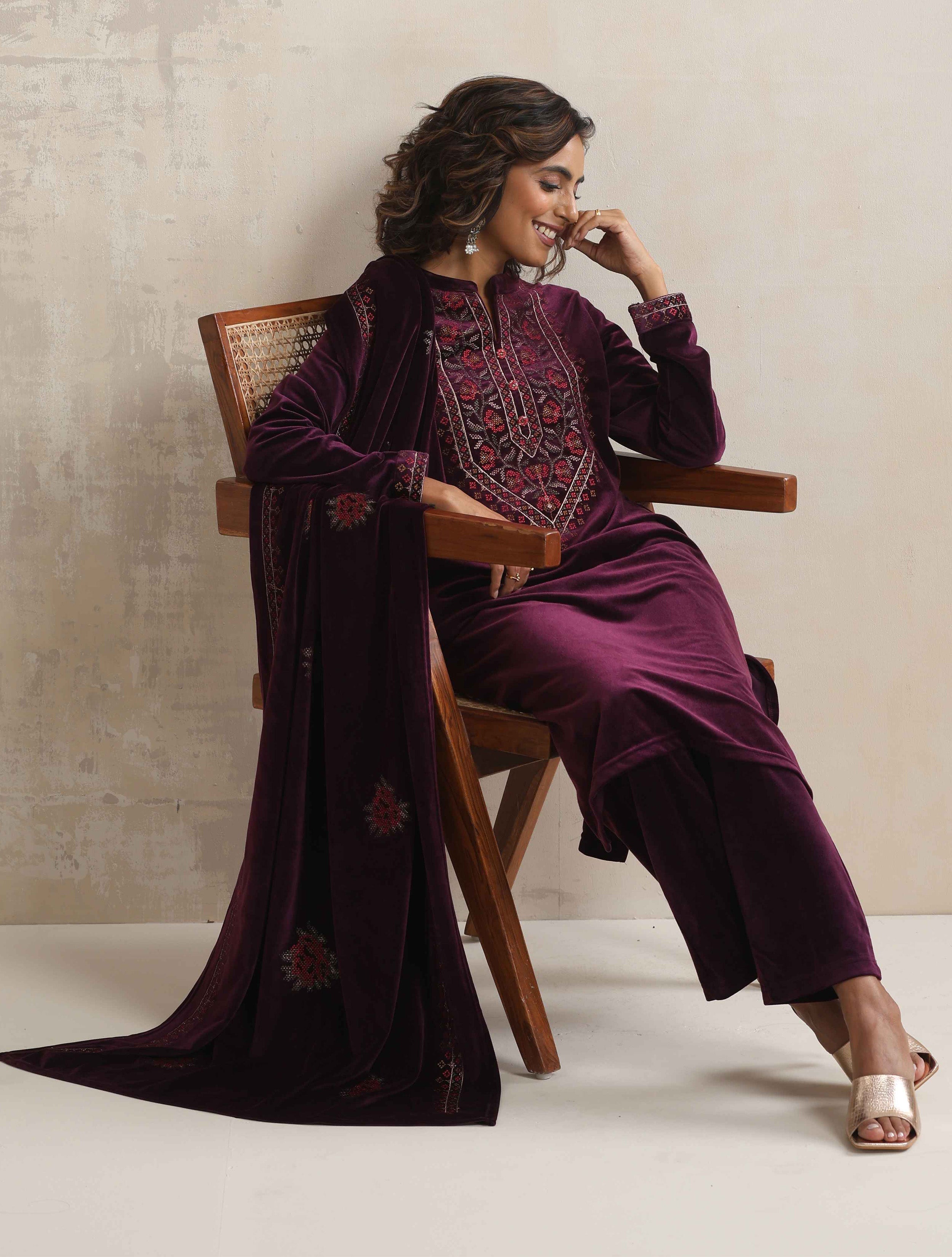 trueBrowns Purple Velvet Floral Embroidered Kurta Pant Dupatta Set - Distacart